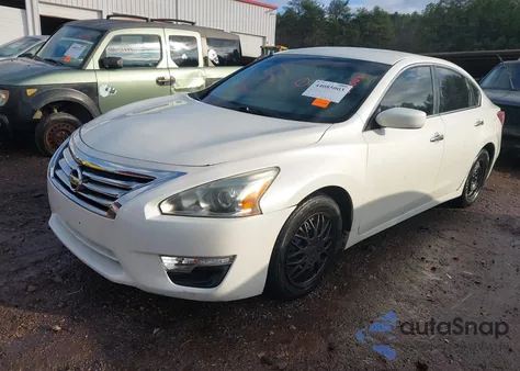 2013 Nissan Altima 2.5 S z USA, uszkodzony, nr VIN 1N4AL3AP9DC193994